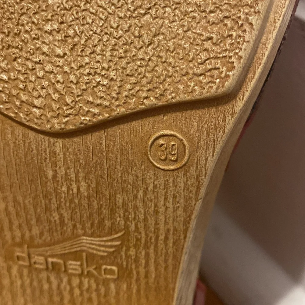 Never worn Dankso Mary Janes - sz 39 - Picture 5 of 6